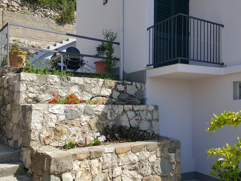 Apartments Pero Podgora Exterior photo